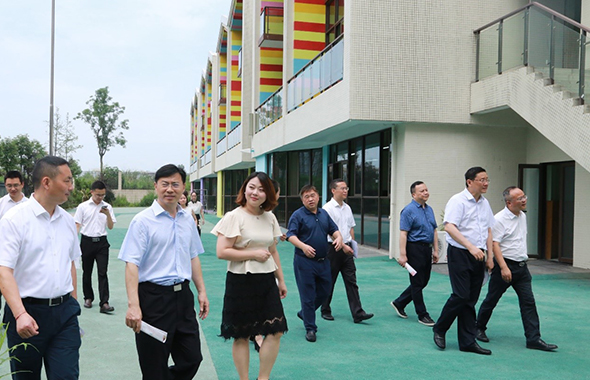 市委常委秘書長苟正禮調研天府菁芙蓉幼兒園